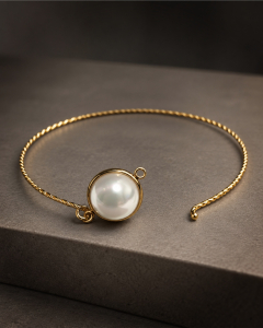 Perlen Armreif Gold, Perlenschmuck Damen, Vergoldeter Edelstahl Armreif, Schmuck Geschenk für Freundin, Geschenk für Frauen zum Geburtstag